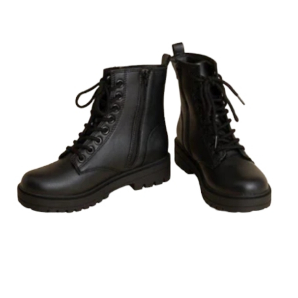 Benvenuti leather lace up ankle booties new